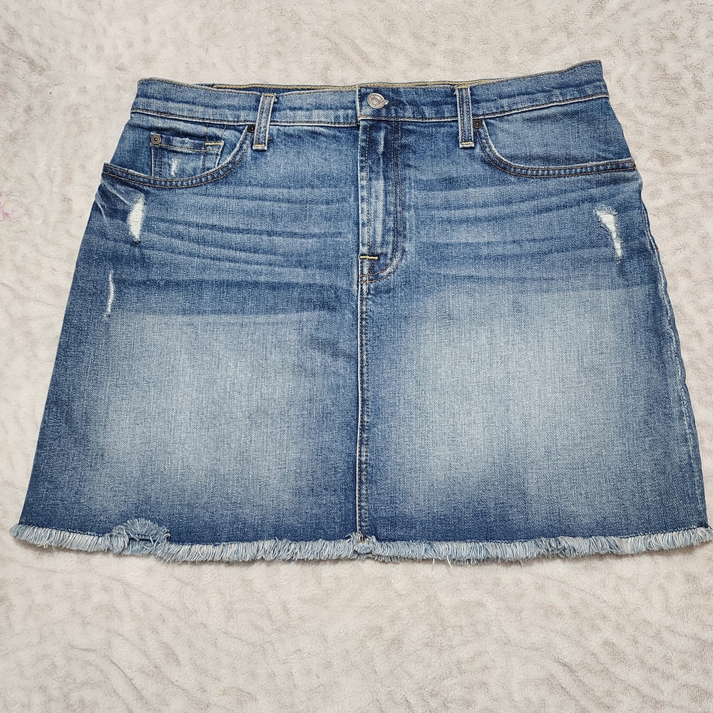 7 seven for all mankind Women's Mini Skirt Sz 32  Denim Distressed Raw Hem